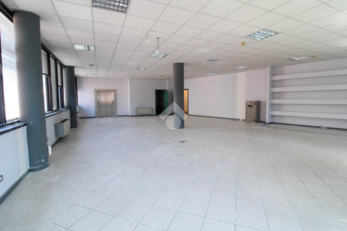 Ufficio in Viale I Maggio 4, Peschiera Borromeo, {3} - Foto 2