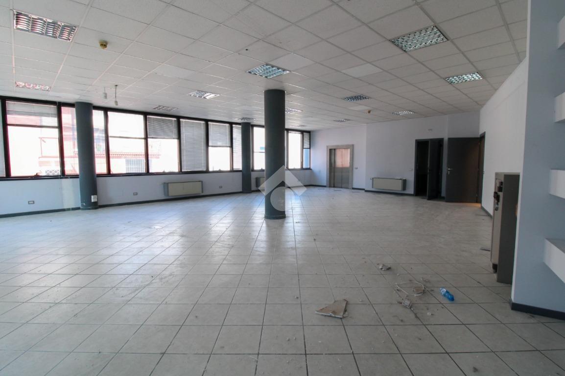 Ufficio in Viale I Maggio 4, Peschiera Borromeo, {3} - Foto 1