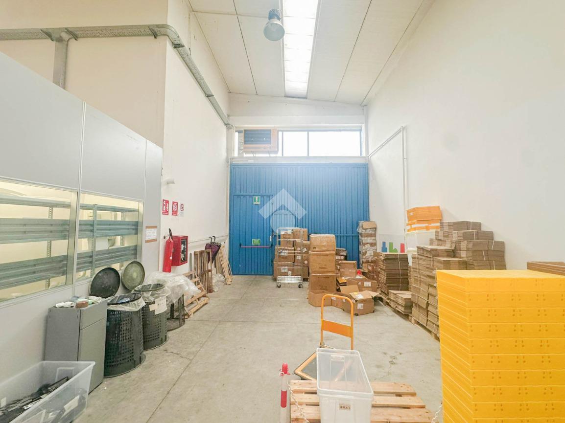 Capannone in Via Cassanese 203, Segrate, {3} - Foto 1