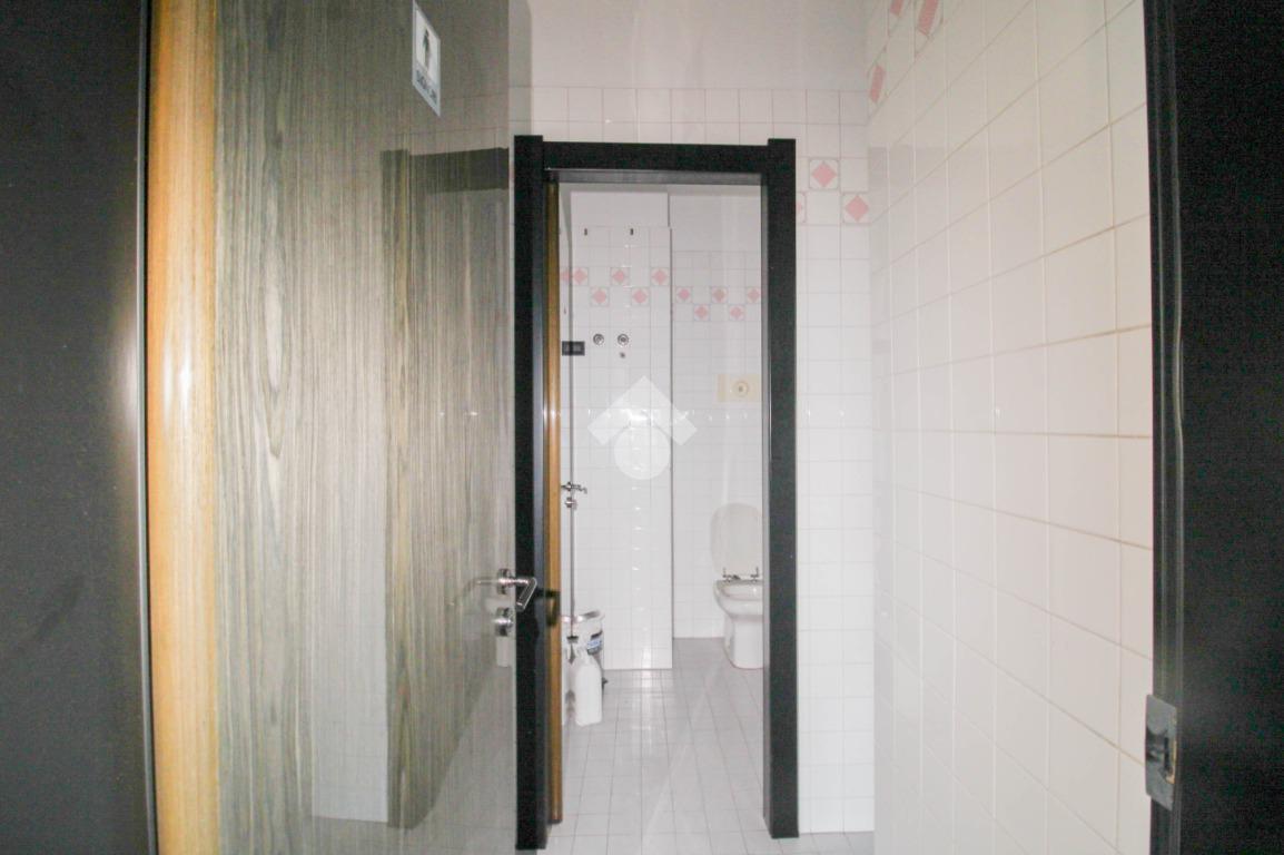 Ufficio in Viale Emilia 83, Cologno Monzese, {3} - Foto 2