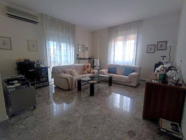 Apartament in {3}, Viale 2 Giugno - Photo 1