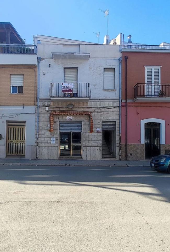 Negozio in Via Pietro Nenni, San Severo, {3} - Foto 1
