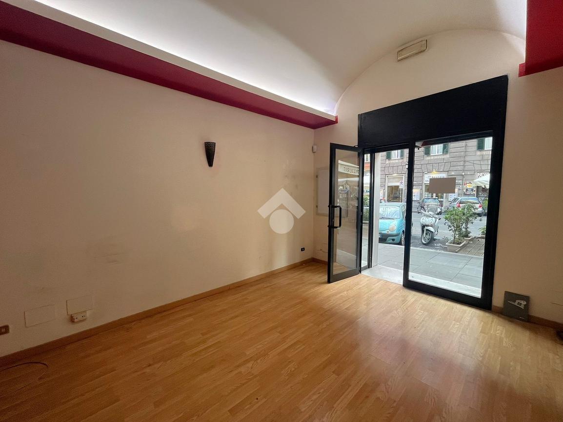 Negozio in Via Merulana 00, Roma, {3} - Foto 1