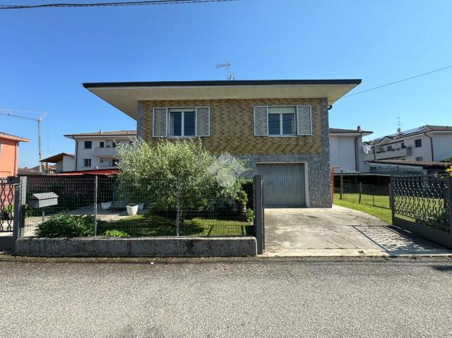 Villa in Strada Privata Arbaga 5, Cameri - Foto 1