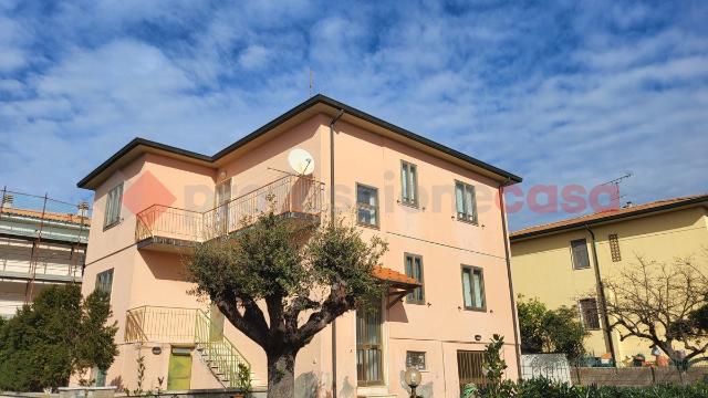 Mansion in Via Sanzio 31, Cecina - Photo 1