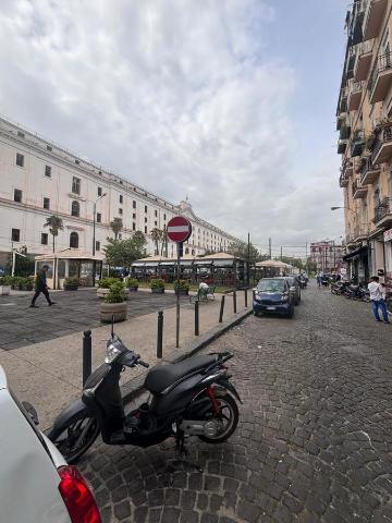 Geschäft in Via Sant' Antonio Abate , Napoli - Foto 1