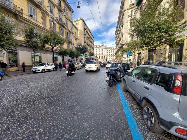 Geschäft in Corso G. Garibaldi, Napoli - Foto 1