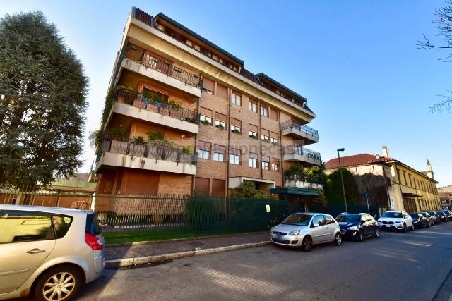 Vierzimmerwohnung in Via Grandi 38, Desio - Foto 1