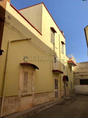 Detached house in Via Imbriani 11-13-15, Sannicandro di Bari - Photo 1