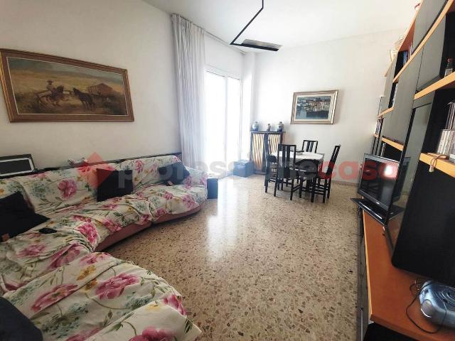 4-room flat, Livorno - Photo 1