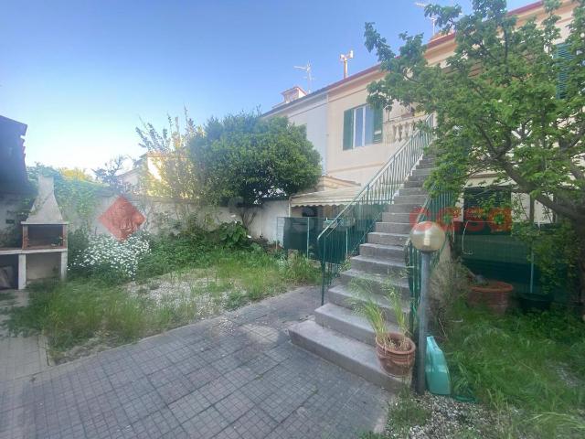 4-room flat, Livorno - Photo 1