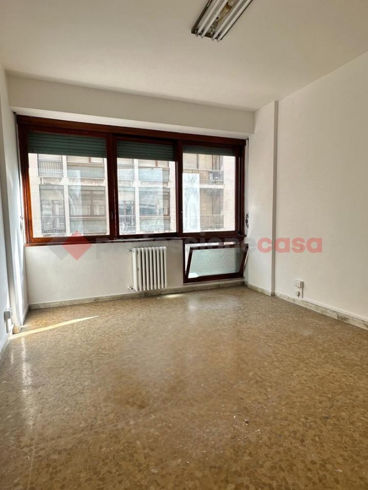 Ufficio in , Livorno, {3} - Foto 2