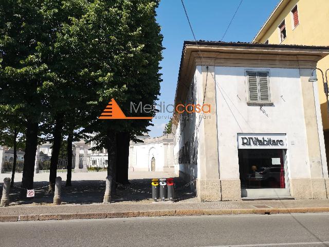 Negozio in Via Vittorio Veneto, Cassano d'Adda - Foto 1