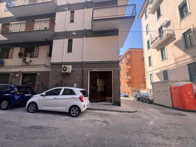 Negozio in Via Giovanni Centola, Salerno - Foto 1