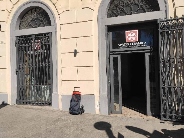 Geschäft in {3}, Piazza Matteo Luciani - Foto 1