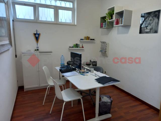 Büro in Viale Antonio Salandra  10, Bari - Foto 1