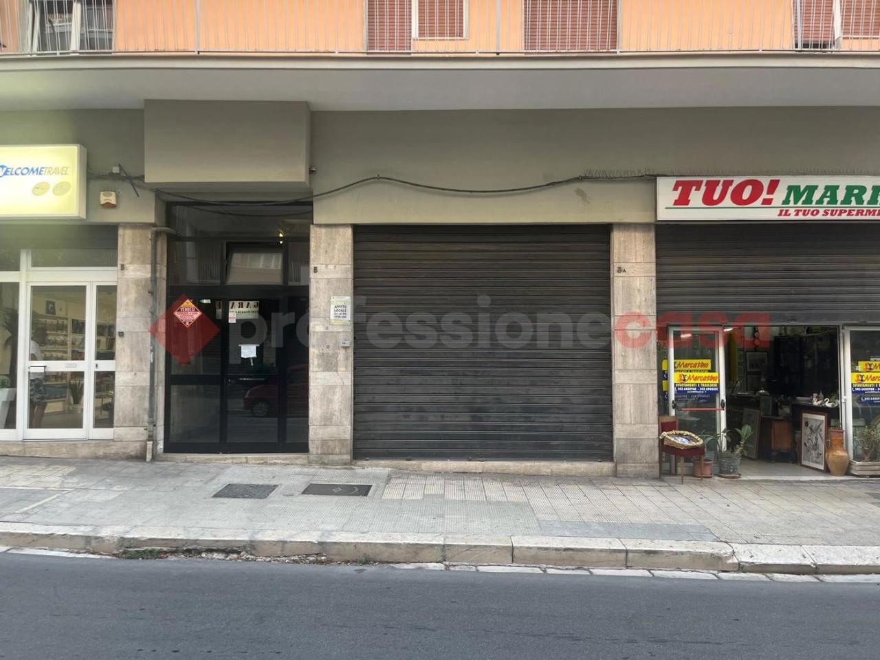 Negozio in Viale Ennio 3, Bari, {3} - Foto 1