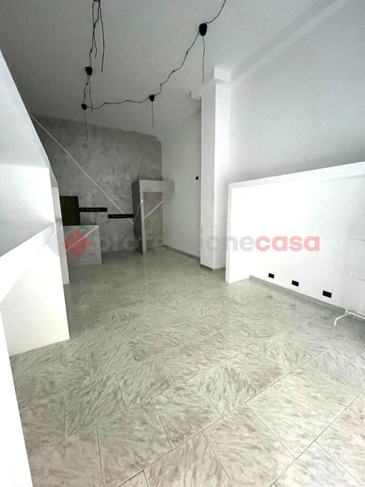 Negozio in Via Pescara , Modugno, {3} - Foto 2
