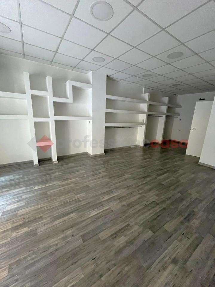 Negozio in , Bari, {3} - Foto 1