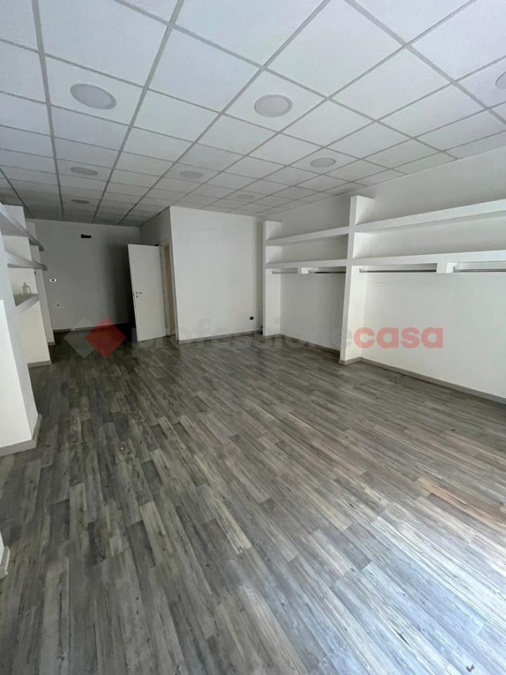 Negozio in , Bari, {3} - Foto 2