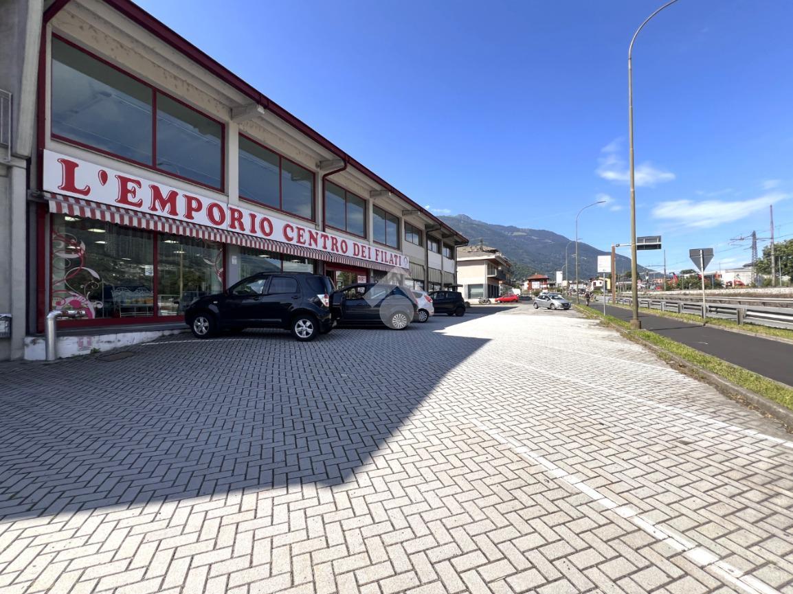 Capannone in Viale Stelvio 226, Morbegno, {3} - Foto 1