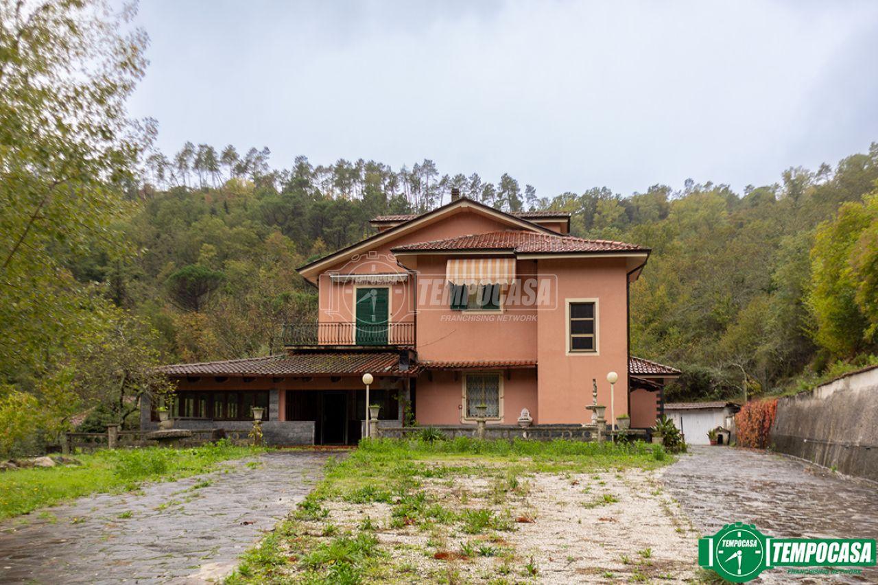 Villa in vendita a Rocchetta Di Vara