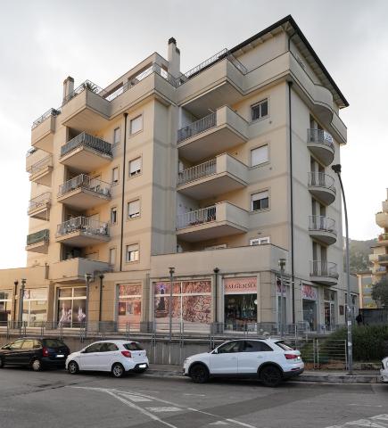 Dreizimmerwohnung in Via degli Eroi Snc, Cassino - Foto 1