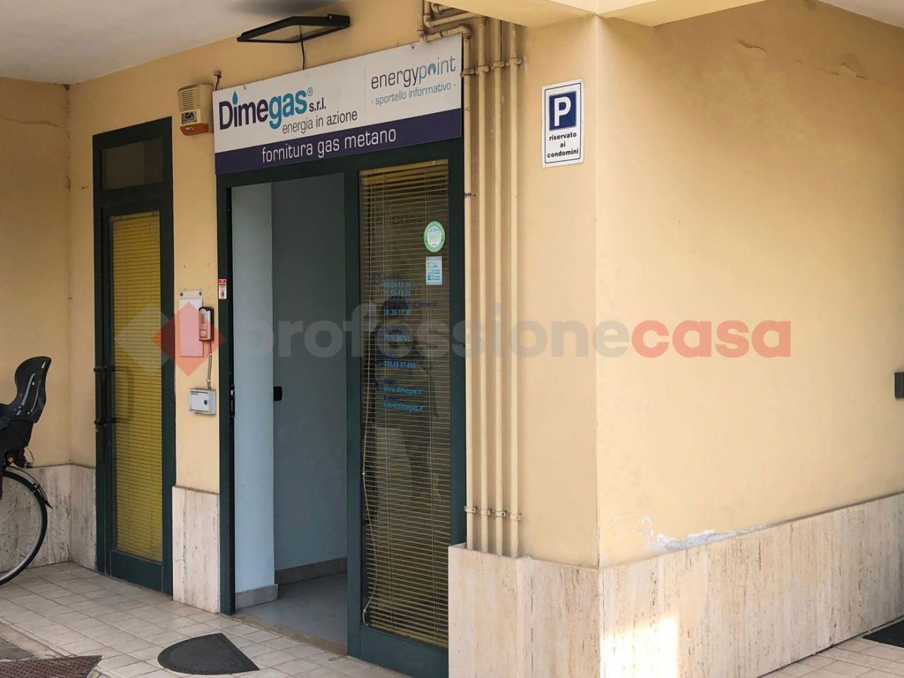Negozio in Via Sferracavalli Snc, Cassino, {3} - Foto 2