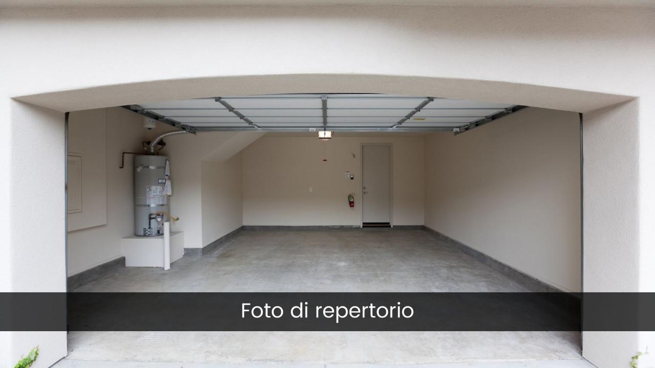 Garage in Via Mascagni 6  62015, Monte San Giusto, {3} - Foto 1