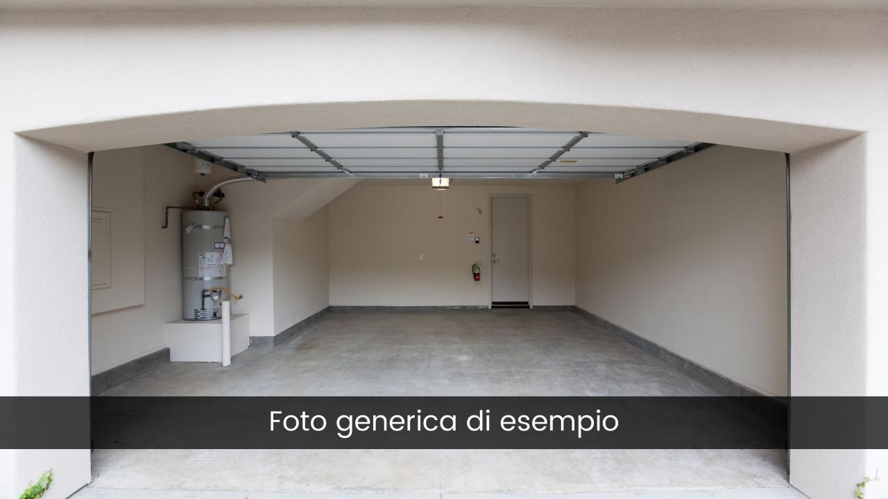 Garage in Via Aldo Moro N. 69, Santa Maria Di Licodia, {3} - Foto 1
