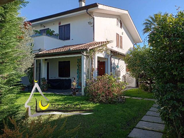 Villa in Via del Pescheto 19, Sabaudia - Foto 1