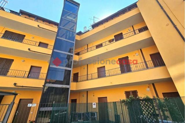 2-room flat in Via Cesare Cantù  2, Seveso - Photo 1