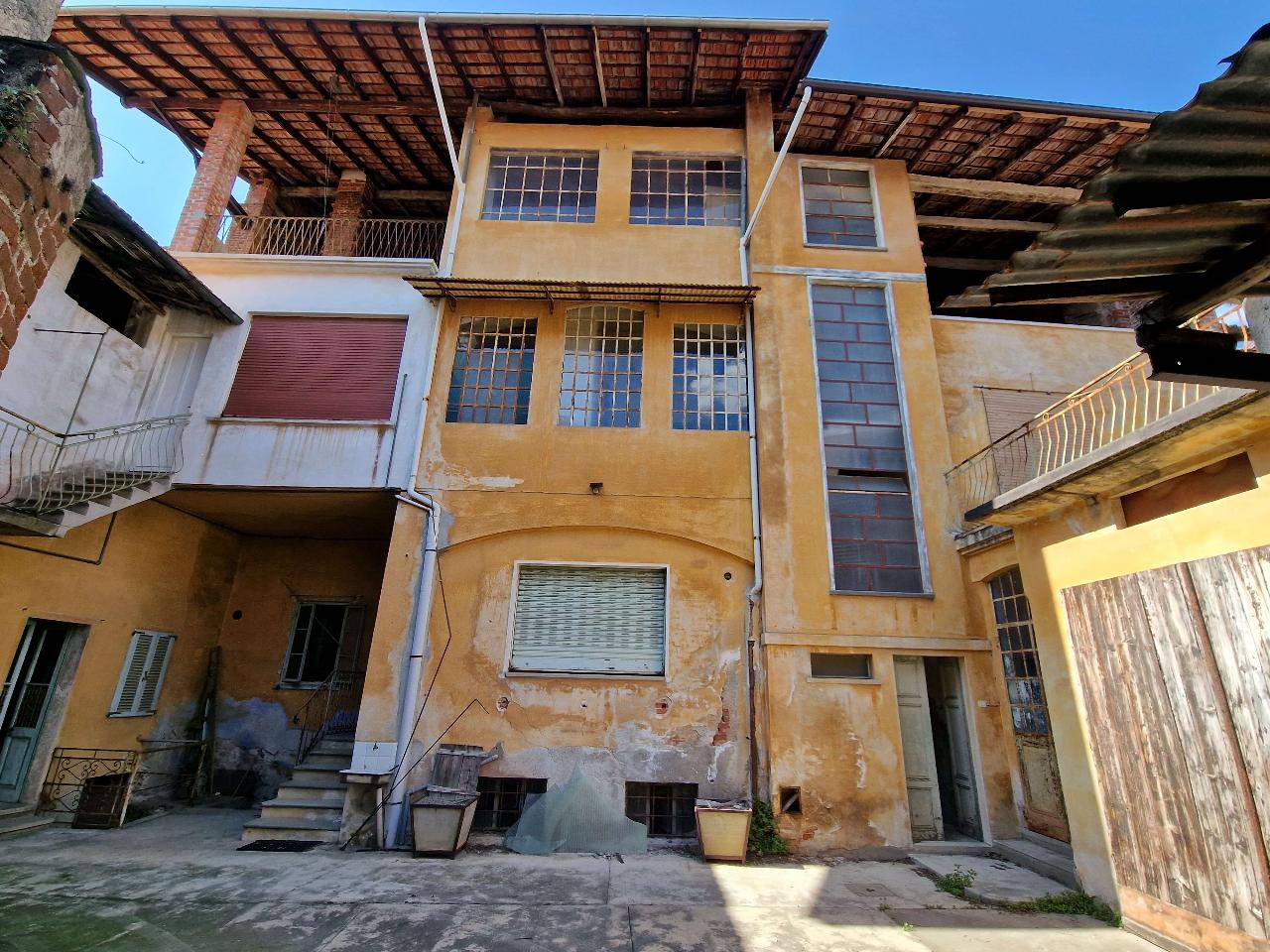 Villa in vendita a Maggiora