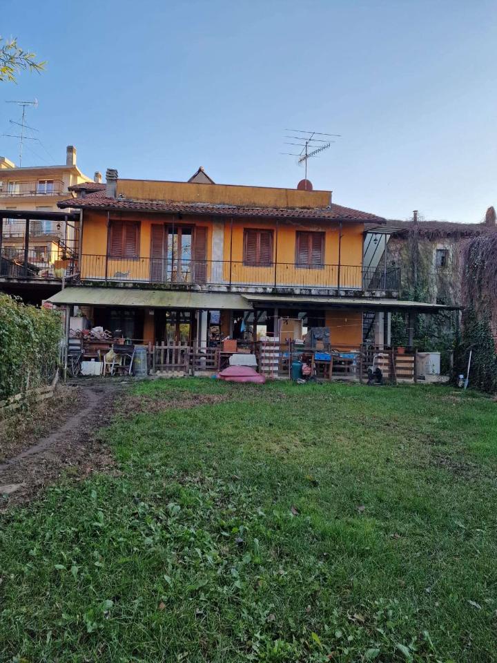 Casa indipendente in vendita a Borgomanero