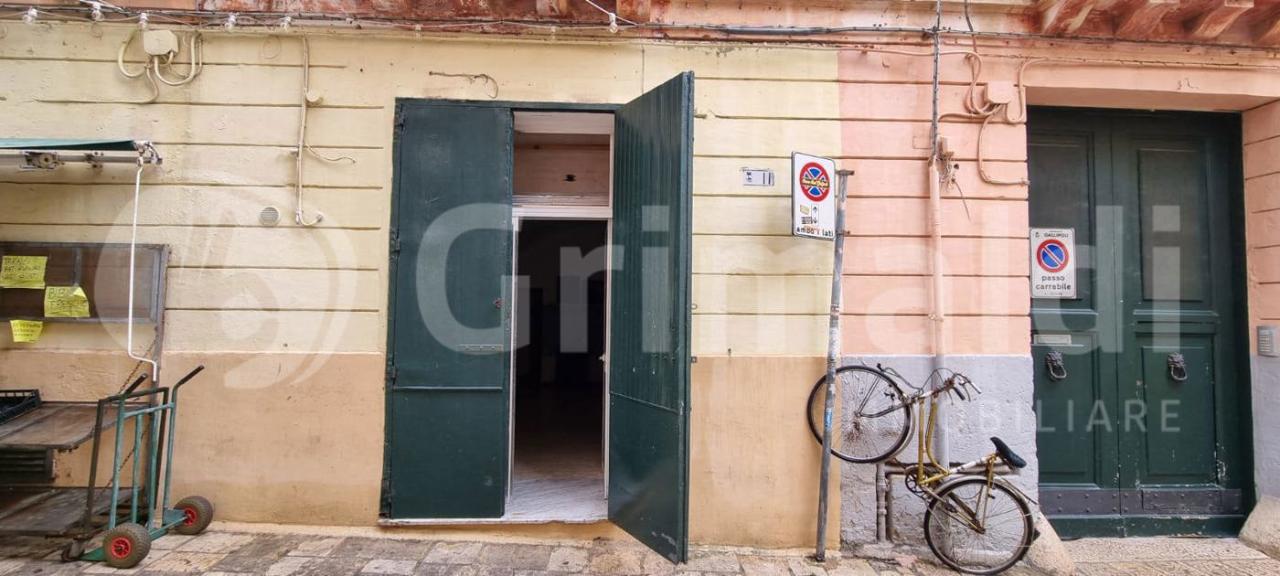 Negozio in VI Garibaldi 11, Gallipoli, {3} - Foto 1