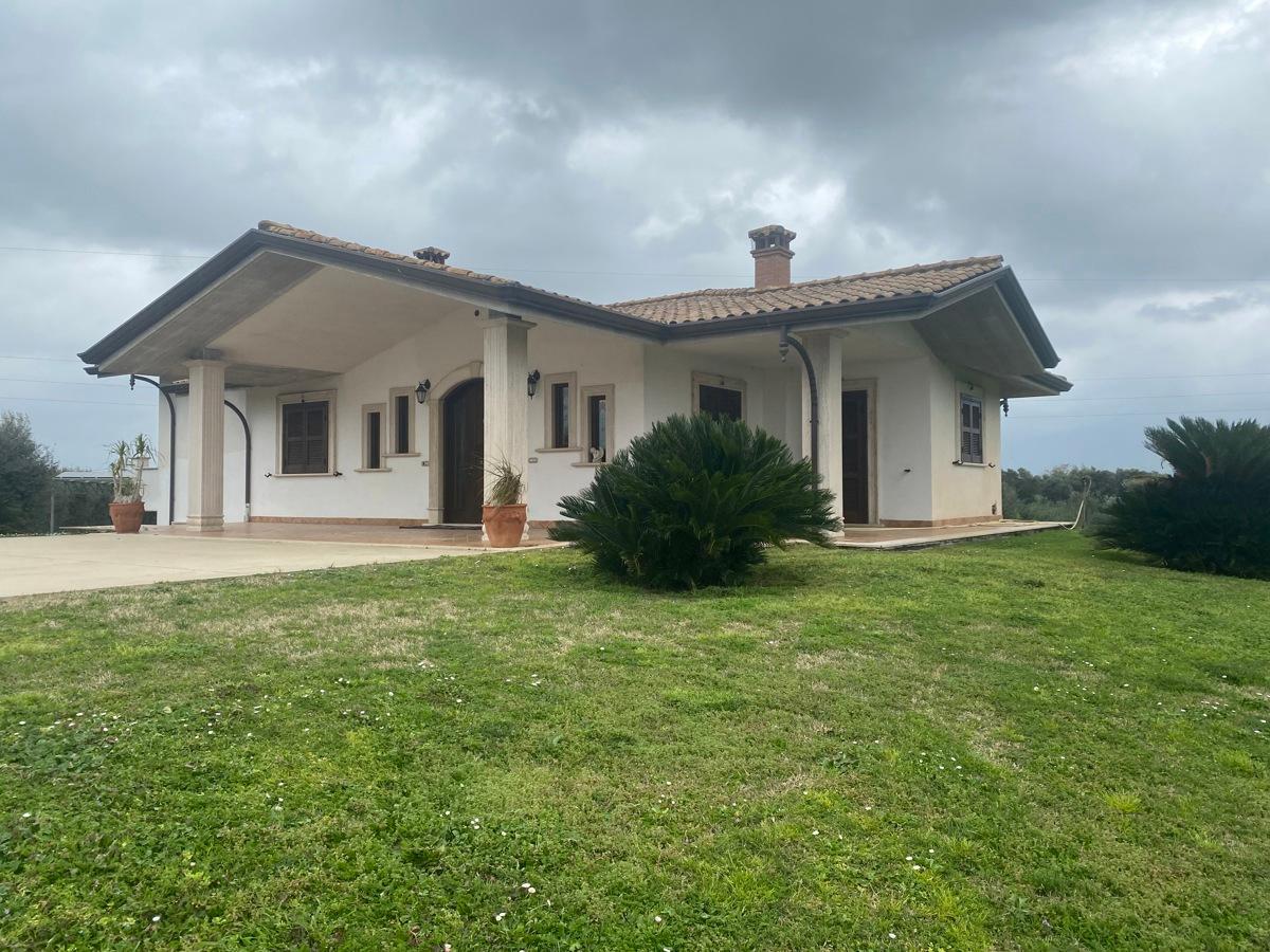 Villa in vendita a Pontinia