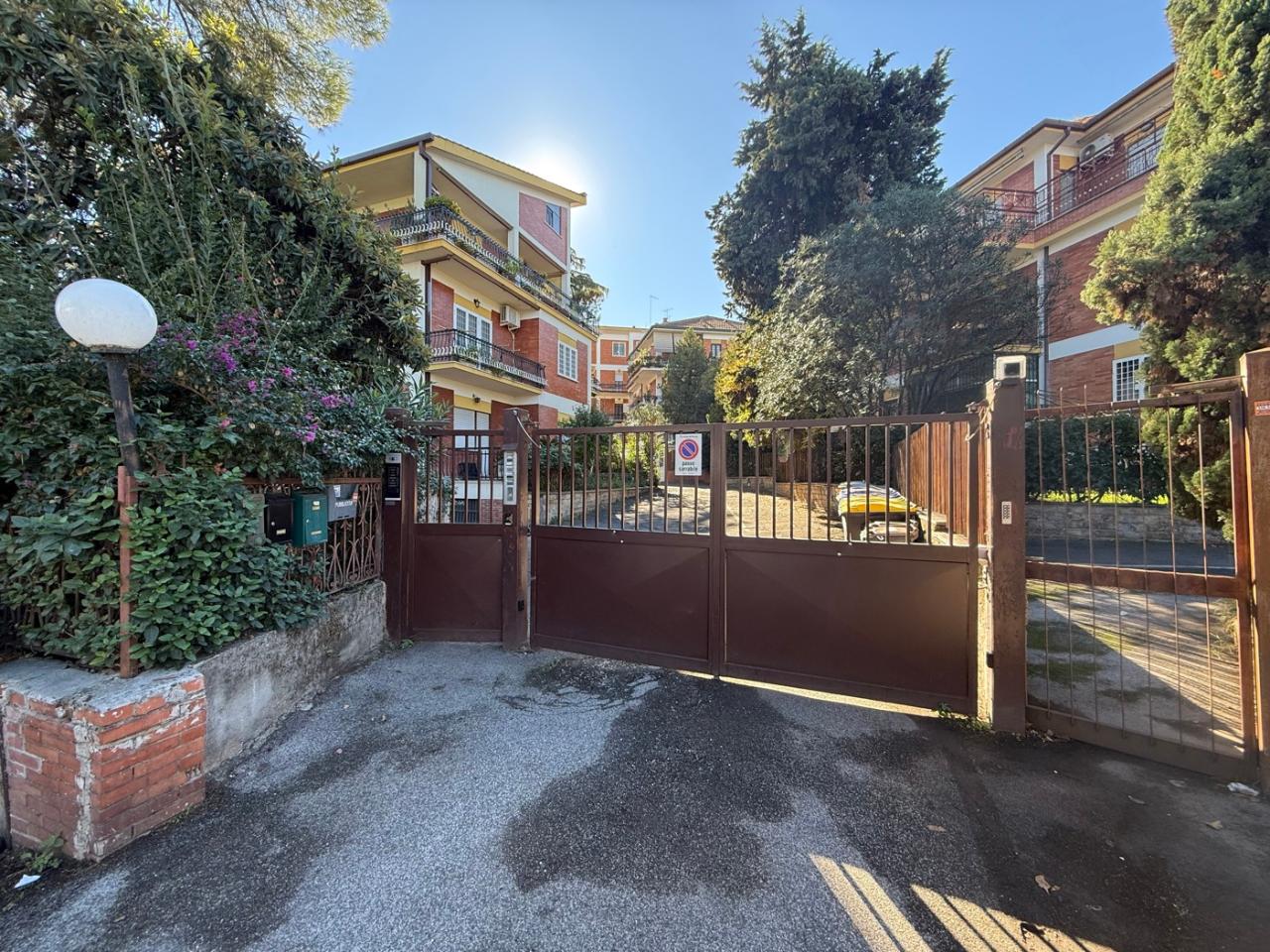Magazzino in Via Casilina 1616, Roma, {3} - Foto 1