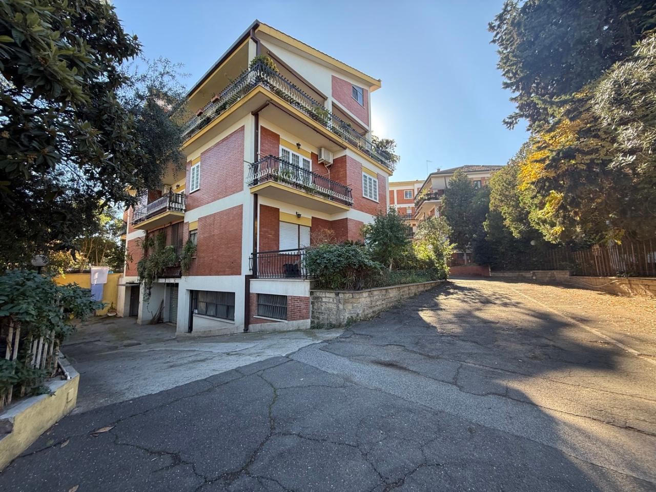 Magazzino in Via Casilina 1616, Roma, {3} - Foto 2