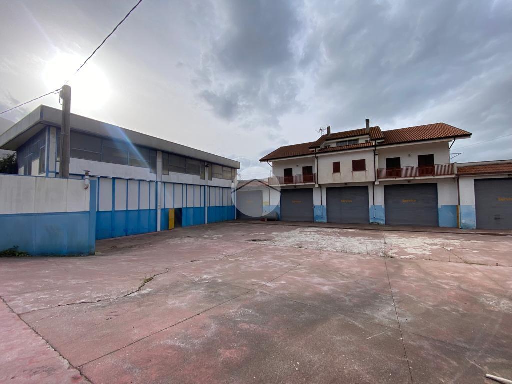 Capannone in Via Duca, Atina, {3} - Foto 1
