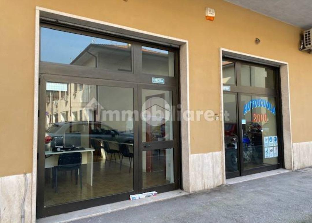 Negozio in Via Parini, Cassino, {3} - Foto 1