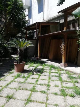 Negozio in Via Piedigrotta 36, Napoli, {3} - Foto 1