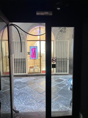 Negozio in Vicoletto Belledonne 21, Napoli, {3} - Foto 2