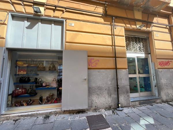 Negozio in Via Giuseppe Ricciardi 19, Napoli, {3} - Foto 1