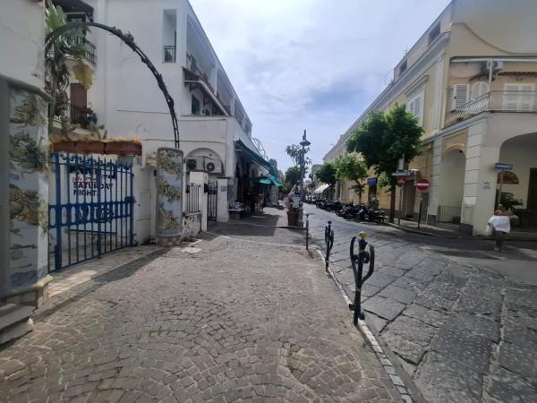 Negozio in Corso Vittoria Colonna 85, Ischia, {3} - Foto 1