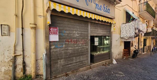 Negozio in Vico San Guido 21, Napoli, {3} - Foto 1