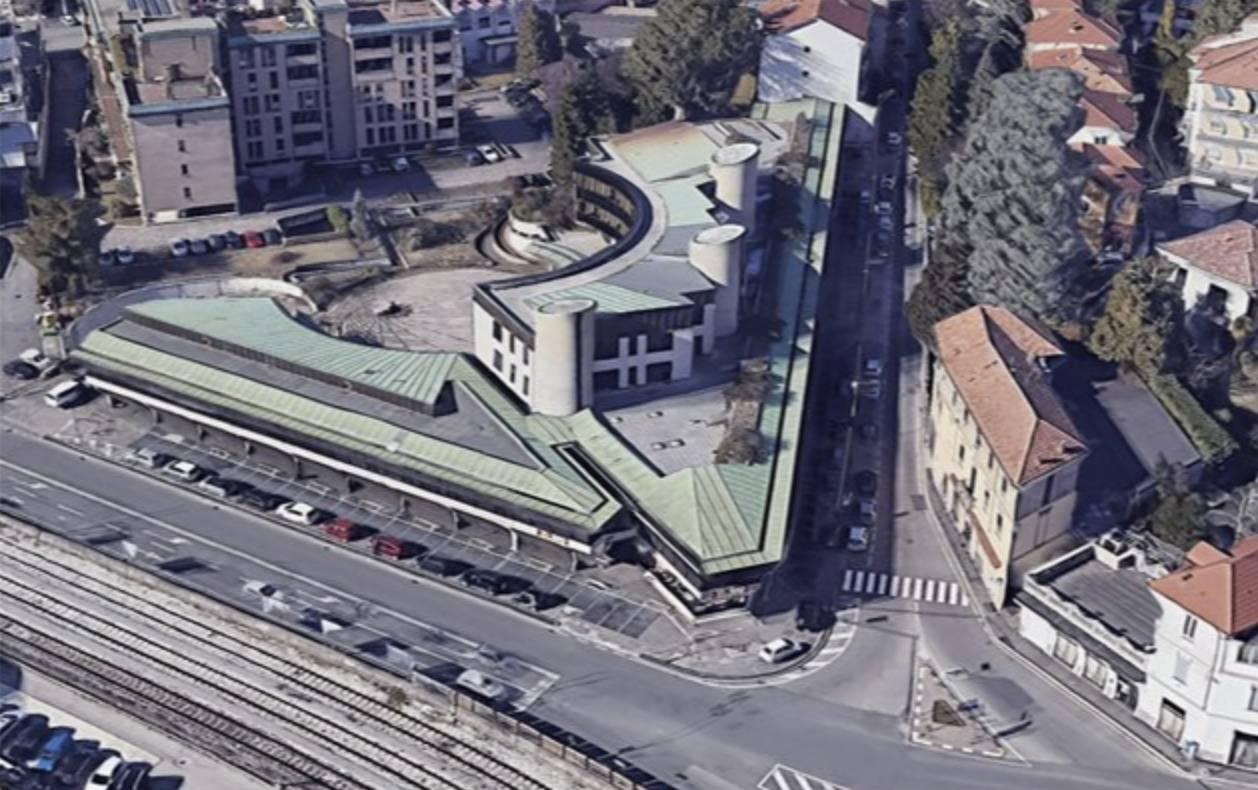 Esercizio commerciale in Via Casula 1, Varese, {3} - Foto 2
