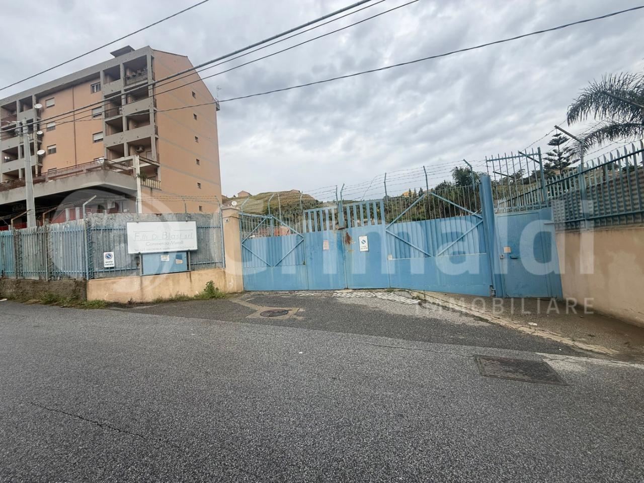 Capannone in Via Provinciale Zafferia 14, Messina, {3} - Foto 1