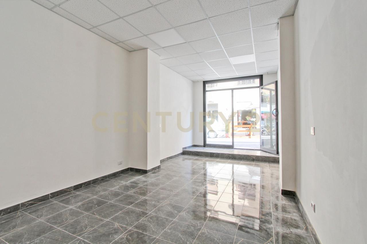 Negozio in Via Ruggero Fauro 21, Roma, {3} - Foto 1