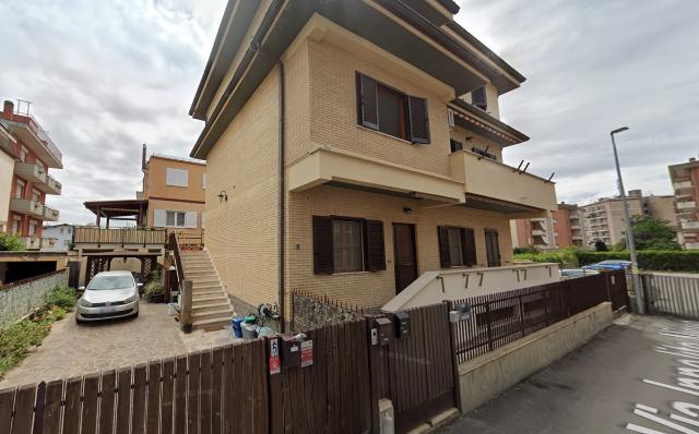 4-room flat in Via Ippolito Nievo 5, Aprilia - Photo 1