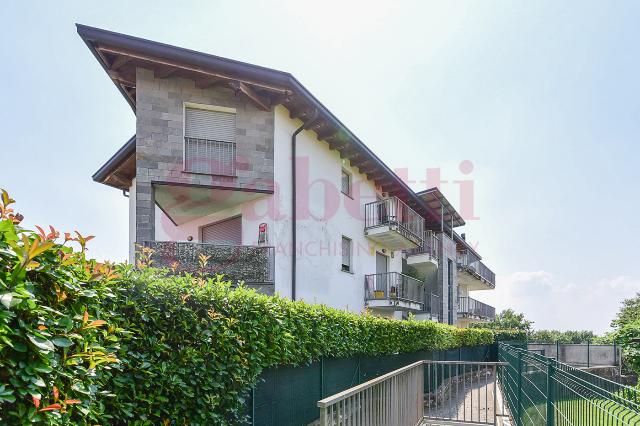 One-room flat in Via Peschiera  ., Cantù - Photo 1